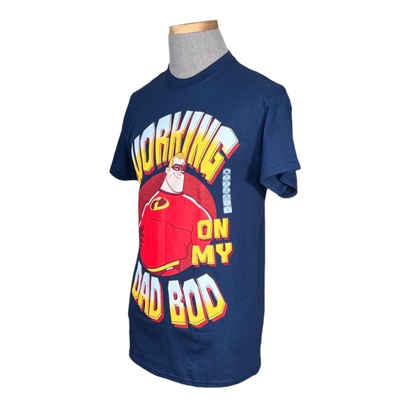 Official Disney Incredibles “Working On My Dad Bod” T- Shirt Men’s Mediu… - Picture 8 of 8